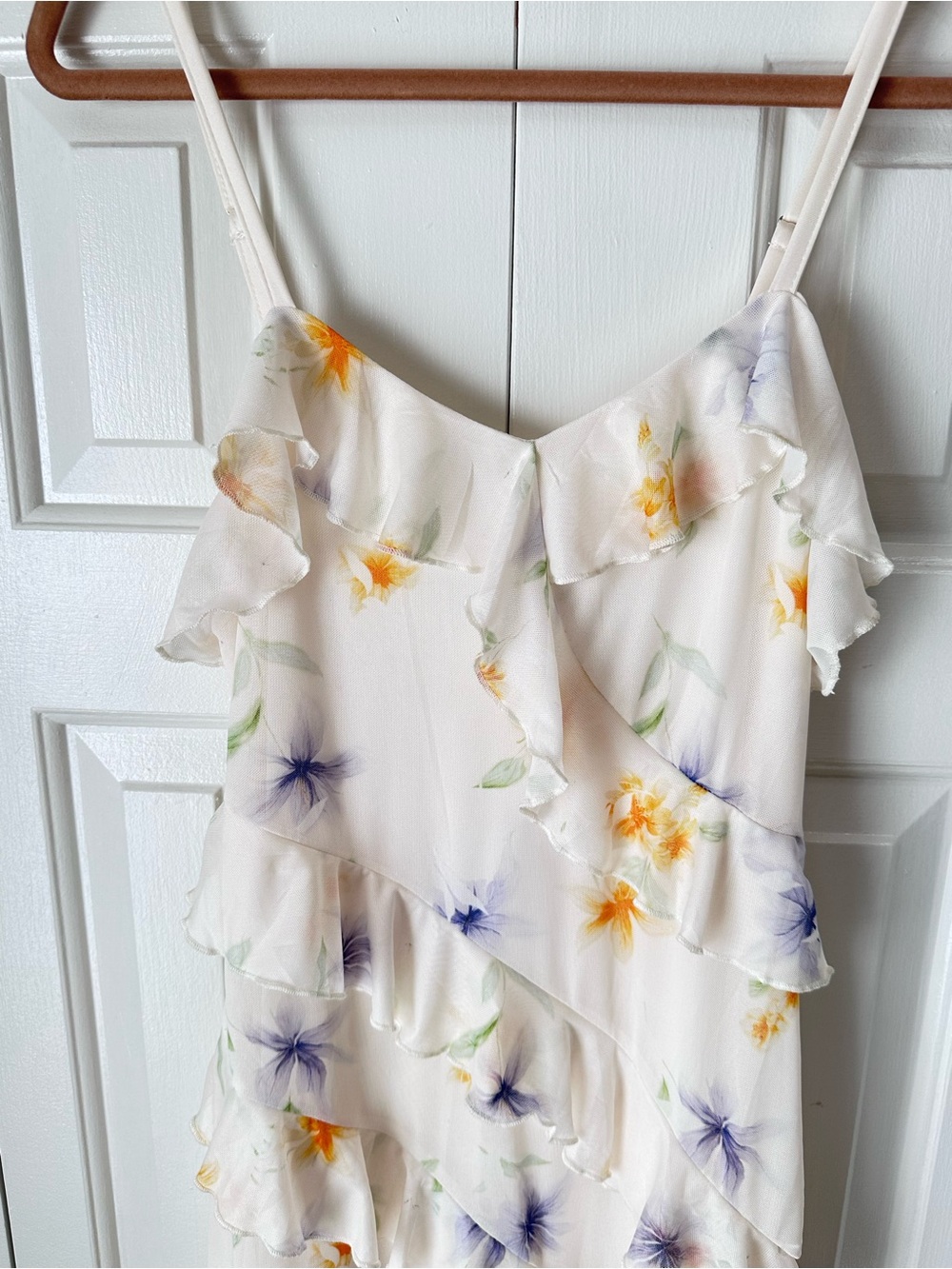 MEROKEETY Cream Slip Dress with Floral Print and Ruffle Detail Size Medium 8-10 - Picture 5 of 9